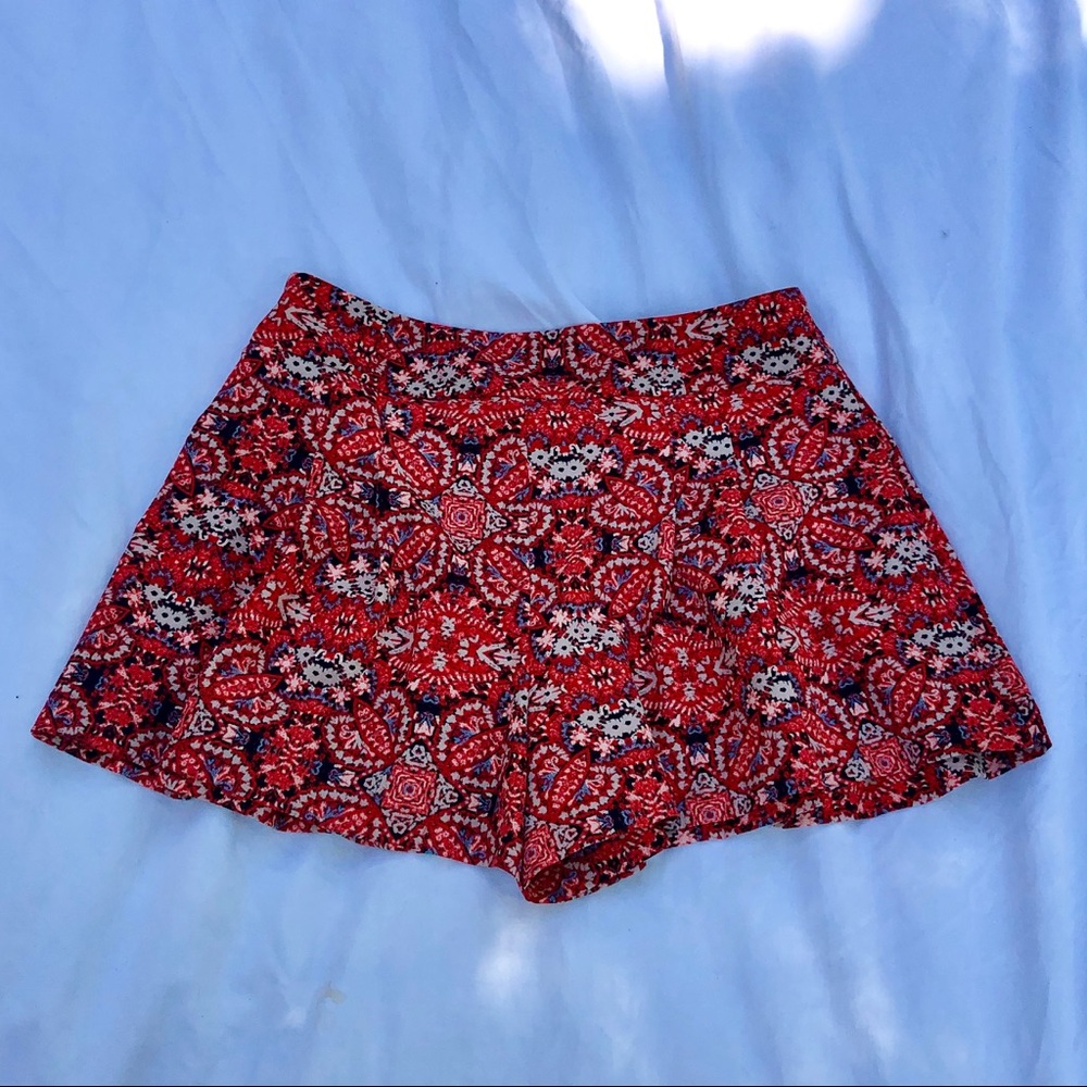 Shorts - Picture 2 of 3